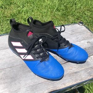 Adidas Soccer cleats,Mens,size 5 ,Blue and Black Soccer Cleats ART BA9234